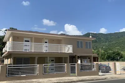 Image de Huellas - Beautiful Large Modern Pool House steps from Caribbean Sea