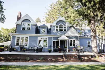 Image de Family Fun & Adventure at Award Winning Historical Copper King Mountain Mansion