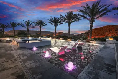 Image de ★The Iron Mansion 9 Acre Luxurious Private Resort 12000 ft Event Space! ★
