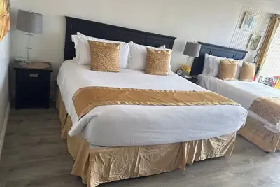 Image de Lovely Studio with Million Dollar View of Waikiki and close to everything!