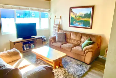 Image de Mammoth Condo in Heart of Town Near Shuttle!