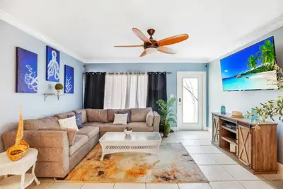 Image de Oasis w/ 4 bedroom 4 bathroom Wilton Manors - Private Pool Near Wilton Drive