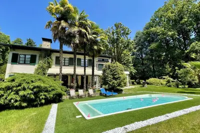 Maison de vacances privée avec Wifi, piscine privée, bain à remous, Tv, patio, parking