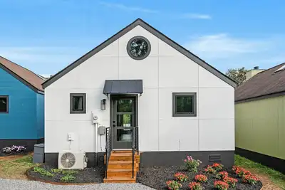 Image de 1br + Loft Lake Chatuge Cabin w/ Mountain Views