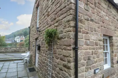 Stable Cottage, pet friendly, with open fire in Cromford