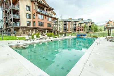 Image de Best Amenities! Heated Pool-3 Hot Tubs-Gym-Game Room Across St + Deck-W/D-Workstation-New Appliances