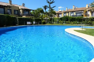 Image de Townhouse El Rio Azalea Beach - Nueva Andalucia only 250 m from the sea