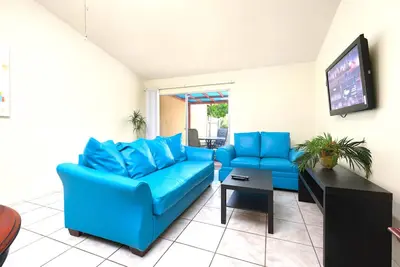 Image de Clide's Mansion, Cozy 2bd/2ba w/ Private Yard!