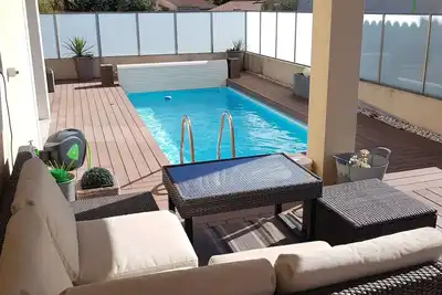 Image de Villa avec piscine proche 3 mn plage et commodité