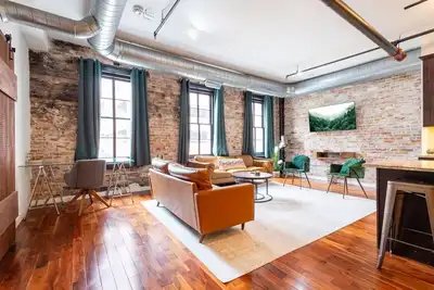 Image de Luxurious Million-Dollar Condo | Parking