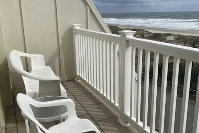 Image de Beachfront, Ocean Views in the heart of downtown