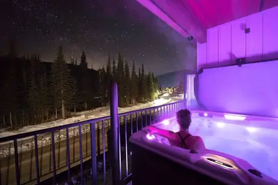 Image de 2b/2b Ski-In/Out Condo w Hot Tub, Dry room, Gym