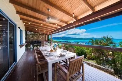 Image de Sensational View, Pool, Walk to Town, Free Parking