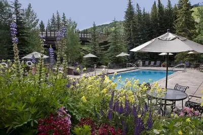 Image de Comfortable ski in/ski out 2br Lionshead condo w/ pool, hot tub, gym & parking!
