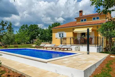 Image de Maison confortable à Stokovci avec WiFi