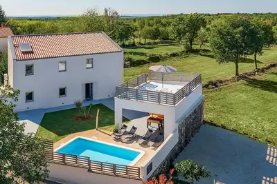 Image de Belle maison de 4 chambres Ă Zuzici