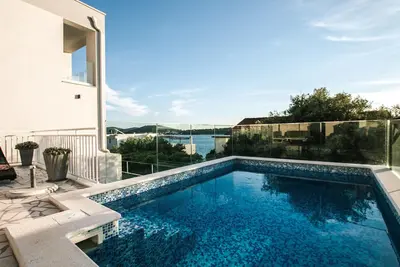 Image de Belle maison à Zatoglav avec jacuzzi