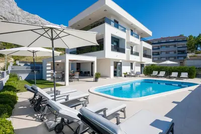 Image de Superbe appartement Ă Baska Voda