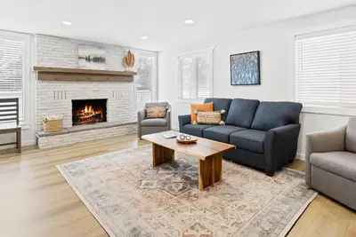 Image de Gorgeous, Updated 3 Bed Golf Course Home w/ Views