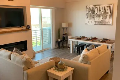 Image de Newly Renovated: Grand Landing #311. lofted 3 Br, 2 bath, 2 bunks 10 guests!