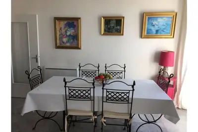 Image de Appartement deux pièces 63 m² dans un ancien hôtel quatre-étoiles