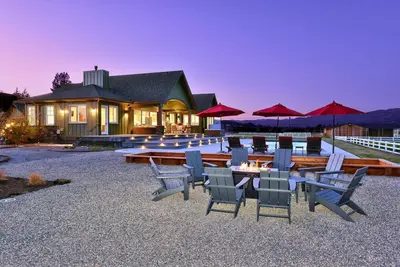 Image de Sanctuary on Lytton | Complimentary wine tasting at Croix included!