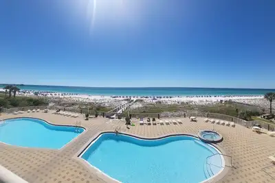 Image de Exceptional Luxury Gulf-Front Condo at Summer Place!