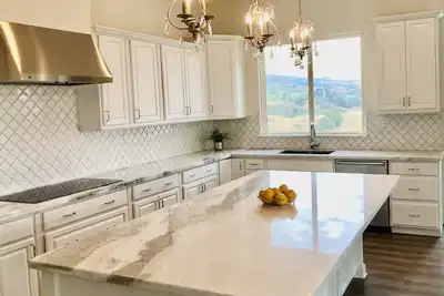 Image de 10 Acre Wine Country Estate Incredible Views