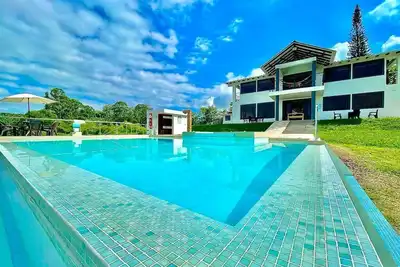 Image de Modern Villa in the Hearth of Colombian Coffee Area