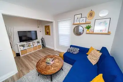 Image de Entire house/Open Concept Relaxing 5 Min drive/ about 25 Min walk to Falls