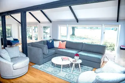 Image de Oceanfront Modern Cape, 15 min to Newport! ! !