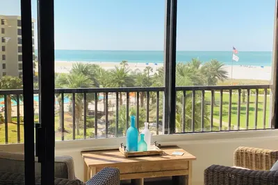 Image de Fantastic Condo On Siesta Key Beach. Huge Pool, Pickle Ball, Excercise Room.