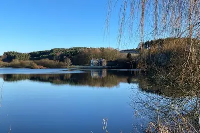 Image de Exceptional 3 Bedroom Detached House with Private Lake and Large Gardens