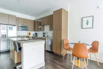 Image de Luxury1BR King Suite | Pool, Parking & Fitness Cen