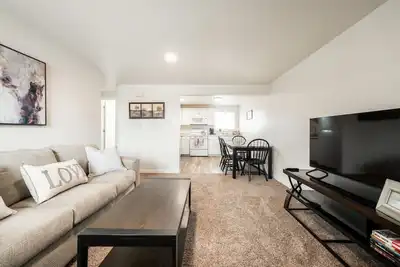 Image de ◆ Sensational Apartment! 2 Bed 1 Bath - Sleeps 4 ◆