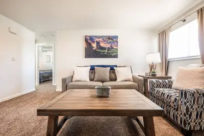 Image de ⁂ Peaceful Hideaway - 2 Br, 1 Bath, Sleeps 4 ⁂