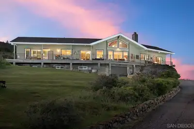 Image de Magnificent Views and Privacy from this Lake Cuyamaca home