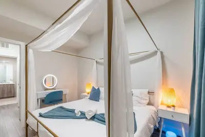 Image de Blue Breakaway with Free Parking & Sleeps 9! ✨Book 7 days, Get 20% Off! ✨