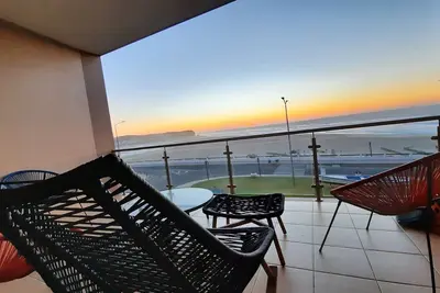 Image de Vue Exceptionnelle Sur L'Ocean Et Plage Au Pied