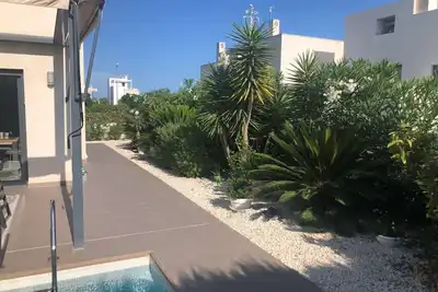 Image de Stunning villa, large priv. pool, 5' from beautiful beach
