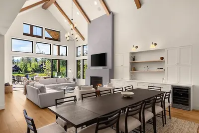 Image de Suncadia 5 Bdrm Custom Home, Perfect for Small Events