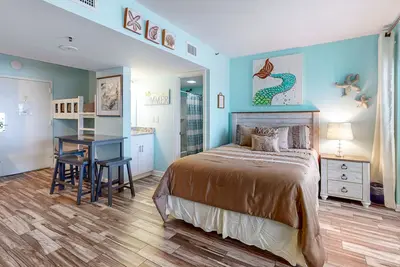 Image de Beachfront suite with kitchenette, saltwater pool, tennis & putting green