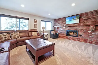 Central location, Beautiful views, 2 living spaces