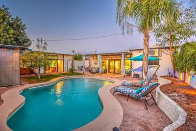 Image de Central Phoenix Haven with Private Pool | Arcade |10 Mins to Airport | Separate Casita