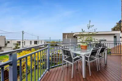 Image de Relaxing Coastal Retreat, Short Stroll to Town
