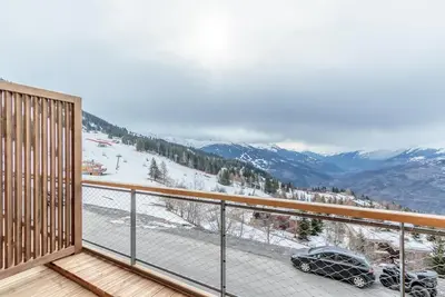 Image de 3ème étage, remise en forme, piscine, sauna, hammam, balcon, parking, télévision, casier à ski, 90m²