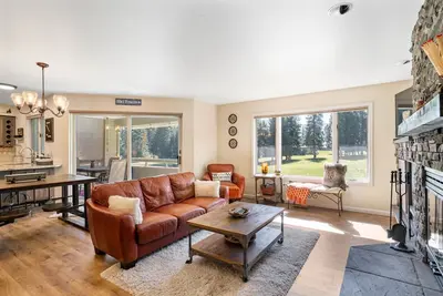 Image de Get Lost Guest House - Sweeping Views of Pristine Fairways