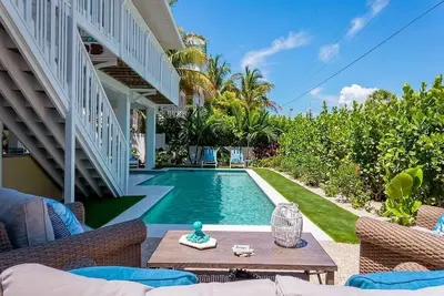 Image de Pool Will Be Ready By July 2022! Walking Distance To Pine Ave! Low Rates!