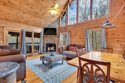 Image de Peace + Quiet! 3/3; 1 acre; 15 min to downtown Pf!