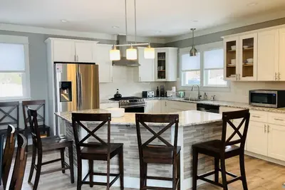 Image de Family friendly! Walk to Fishtown, beaches, shops and restaurants.